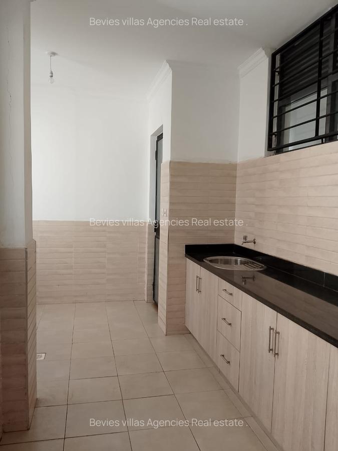 3 Bed Apartment with En Suite in General Mathenge - 10