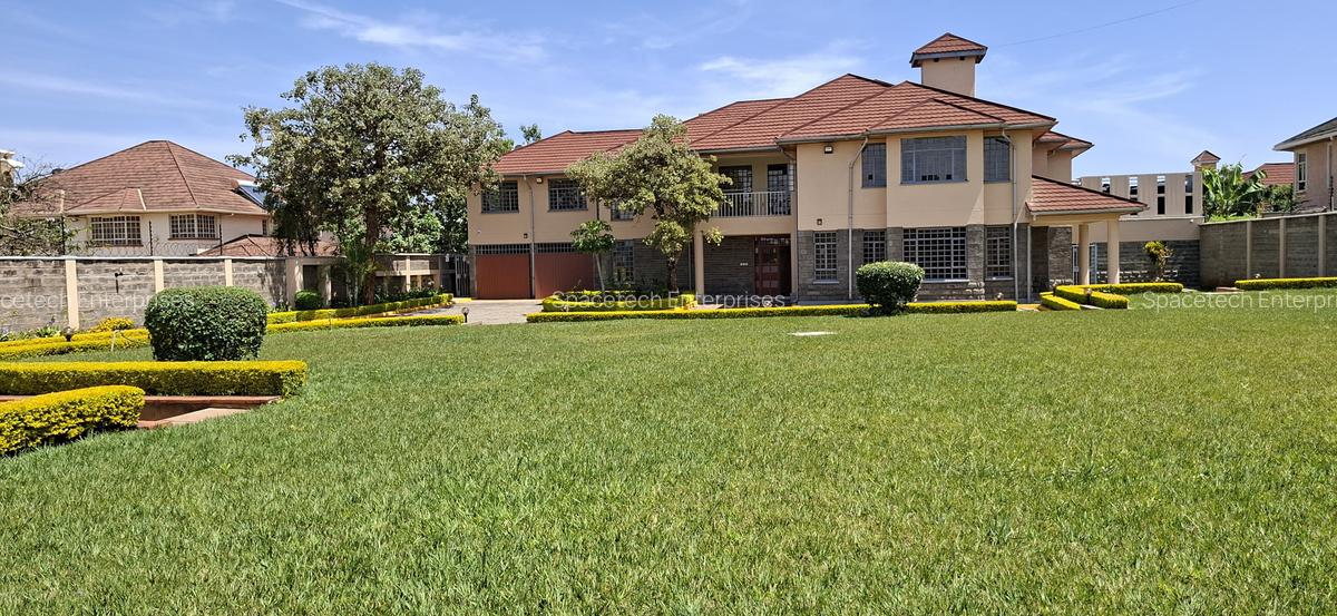 7 Bed House with En Suite in Runda - 1