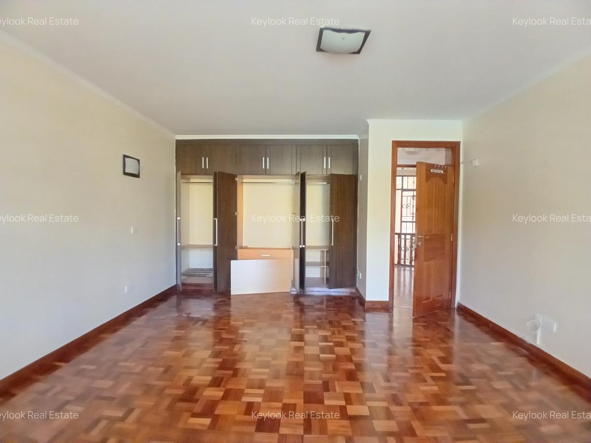 5 Bed Townhouse with En Suite at Lavington Green - 15
