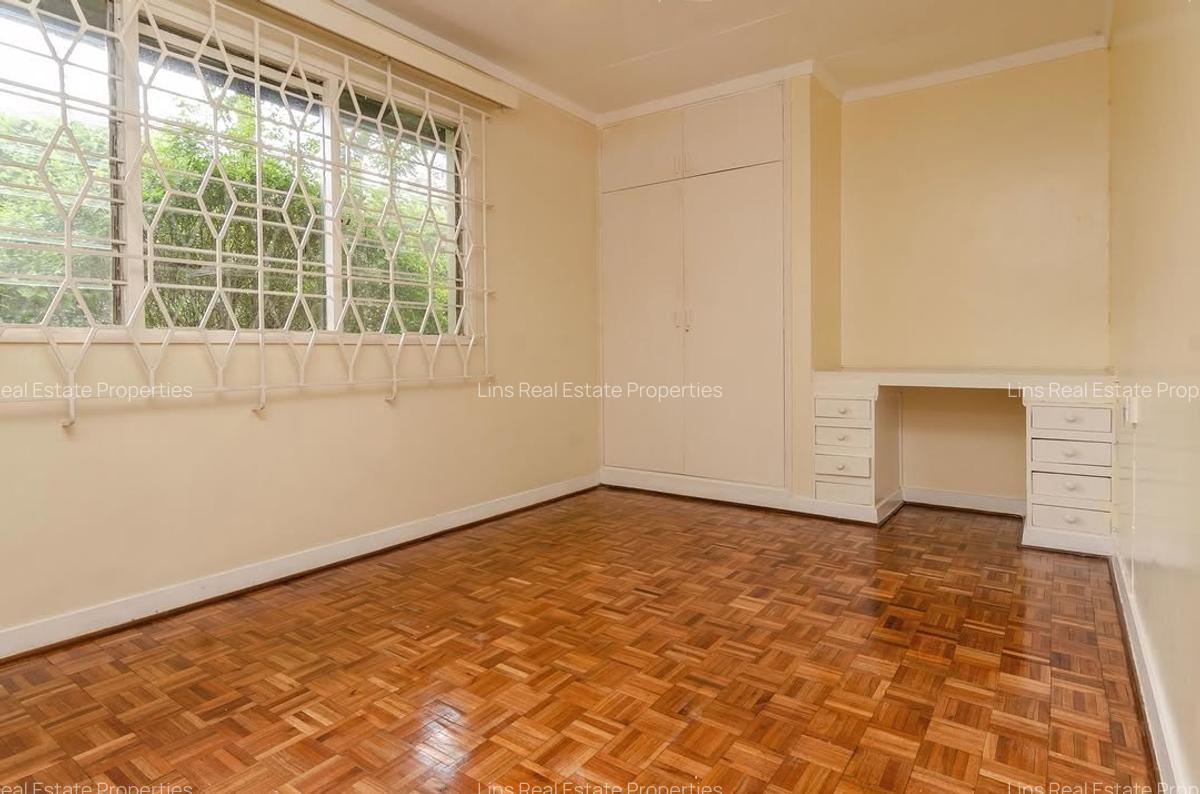4 Bed House with En Suite in Loresho - 4