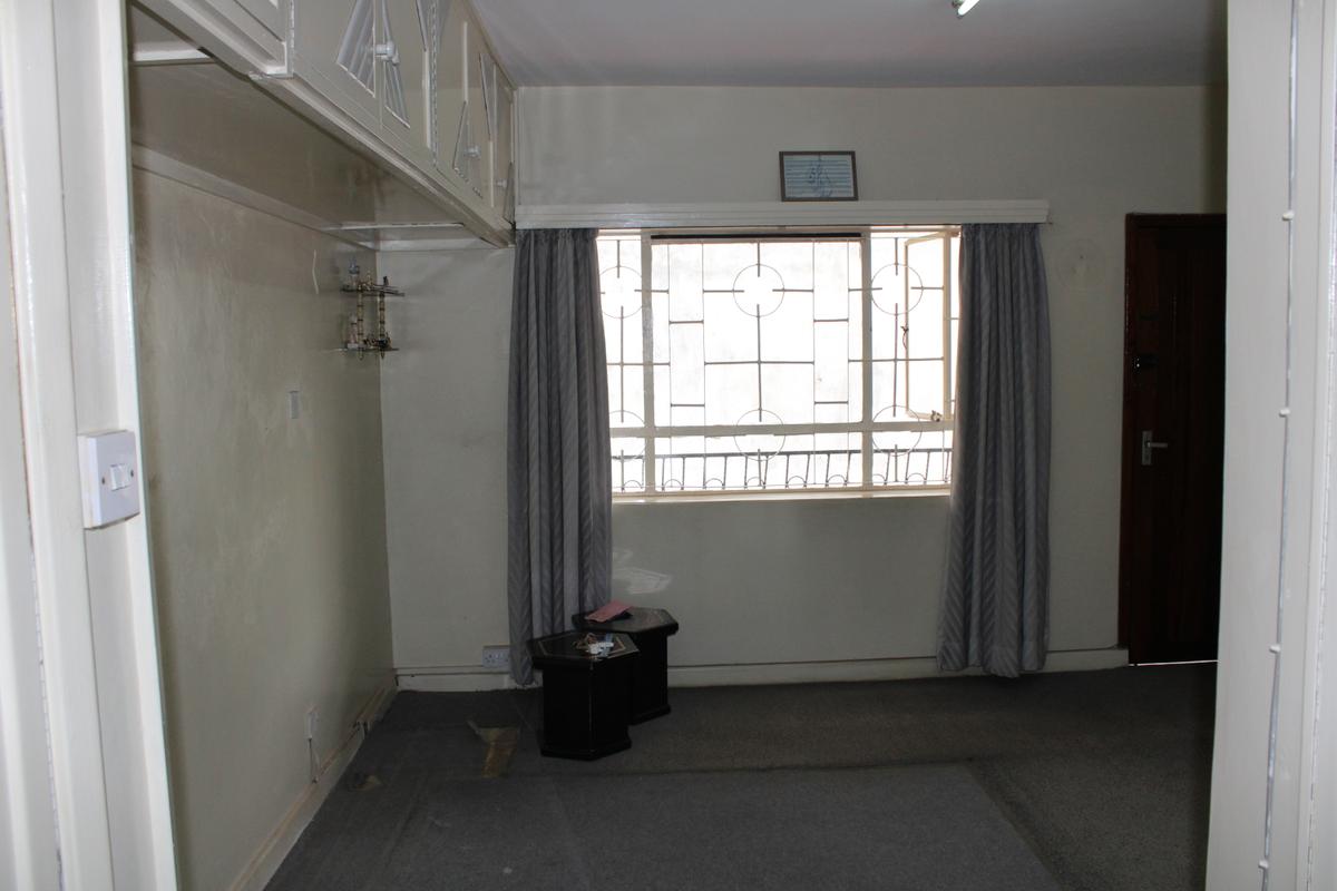 5 Bed Townhouse with En Suite in Westlands Area - 12