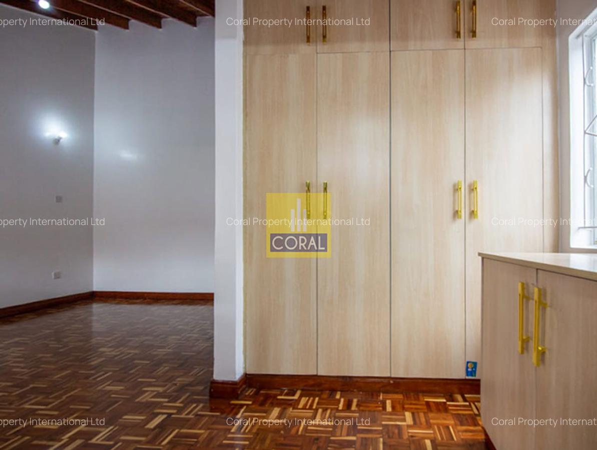 4 Bed Townhouse in Lavington - 16