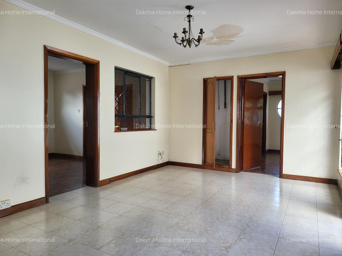 4 Bed Townhouse with En Suite in Spring Valley - 7