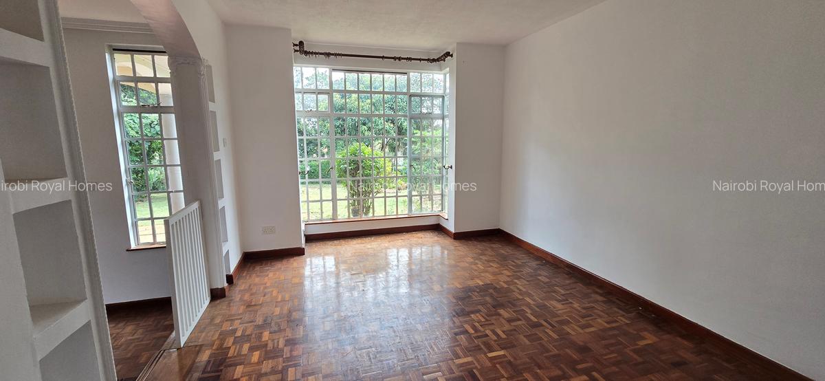 4 Bed House with En Suite at Rosslyn Heights - 17