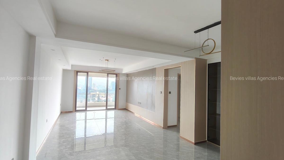 3 Bed Apartment with En Suite at Riverside - 16