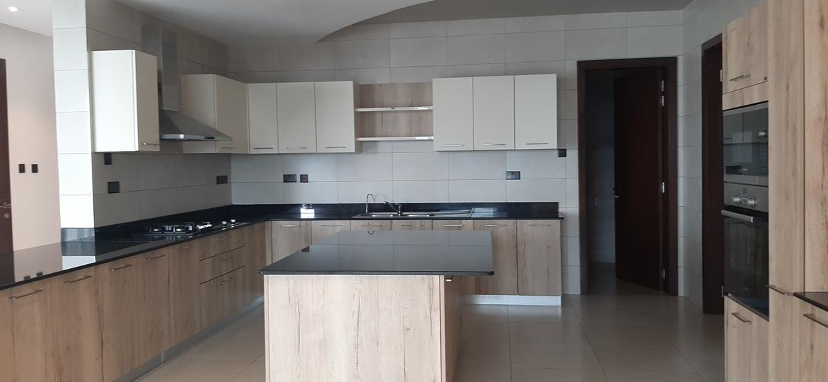 4 Bed Apartment with En Suite in Westlands Area - 10