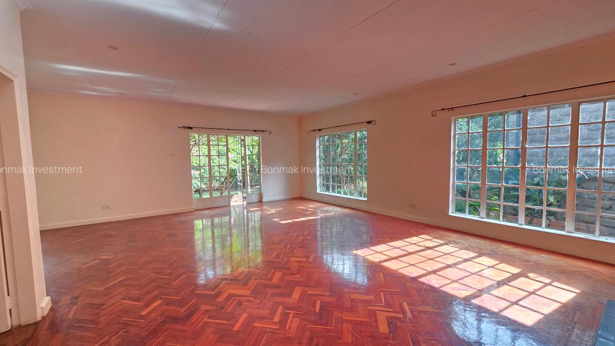 4 Bed House with En Suite at Lavington Green - 5