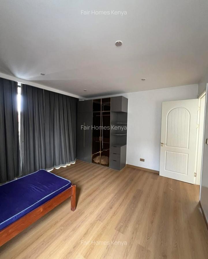 5 Bed Townhouse with En Suite at Lavington Green - 2