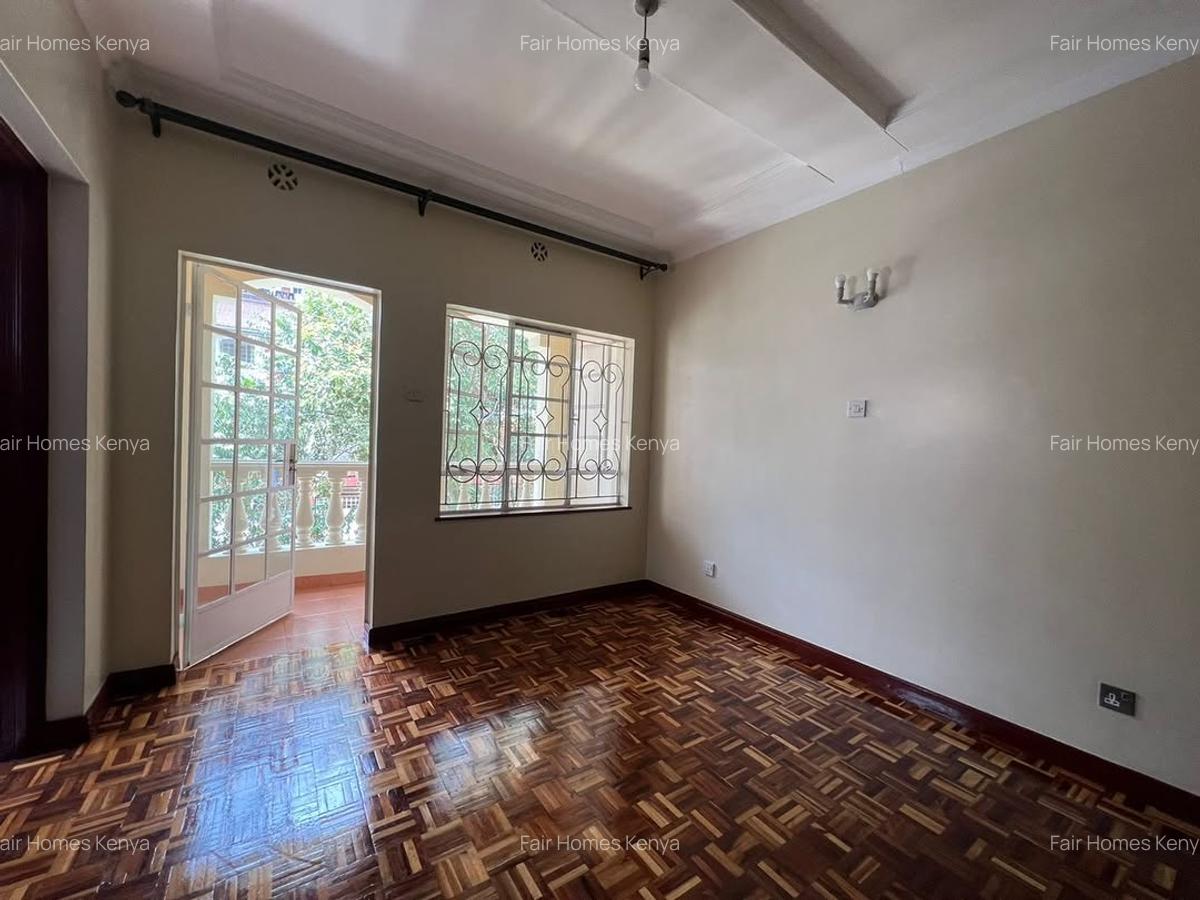 4 Bed Townhouse with En Suite at Hatheru Road - 10