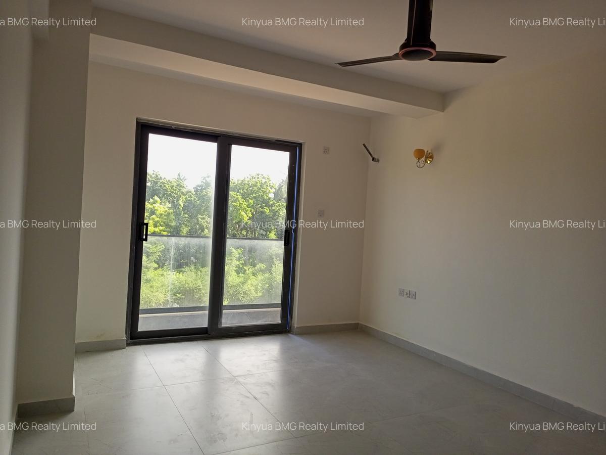 3 Bed Apartment with En Suite at Links Road - 4