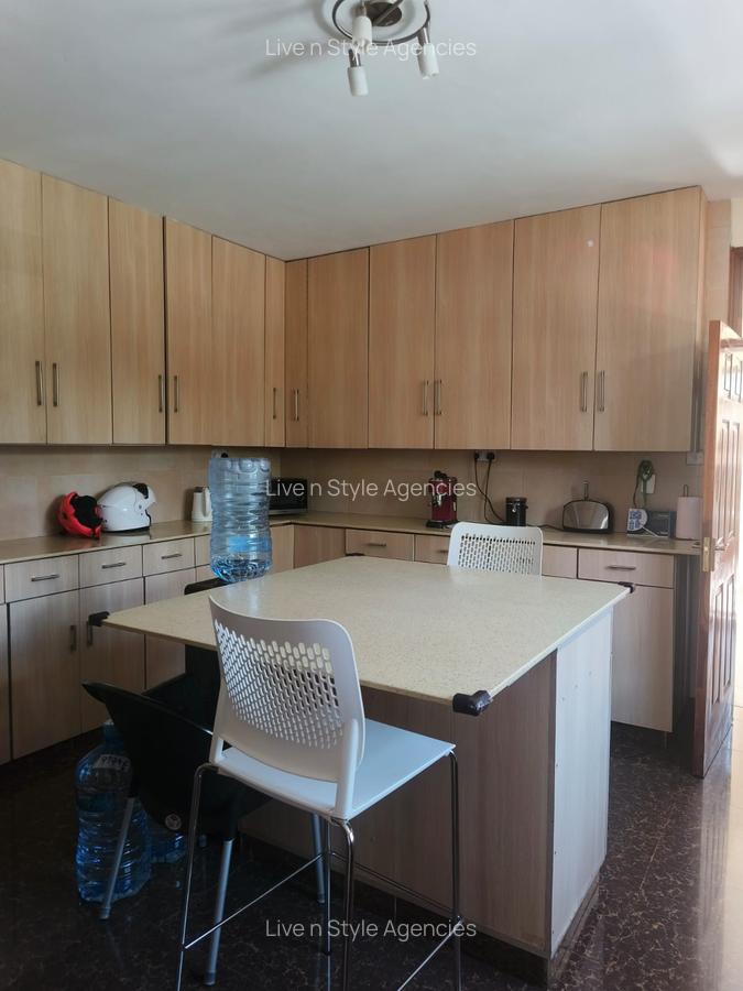 5 Bed House with En Suite in Runda - 6