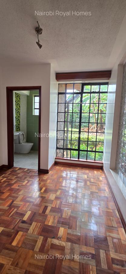 5 Bed Townhouse with En Suite at Lavington Green - 18