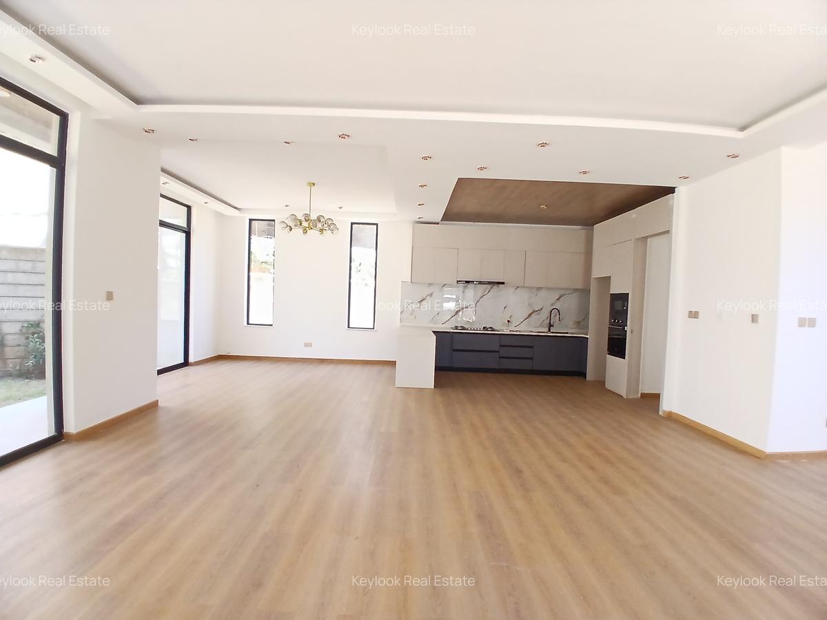 5 Bed Townhouse with En Suite at Lavington Green - 17