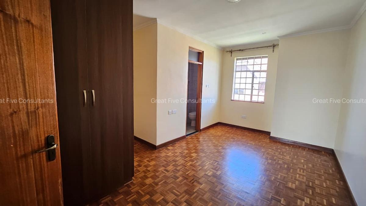 5 Bed Villa with En Suite in Runda - 14