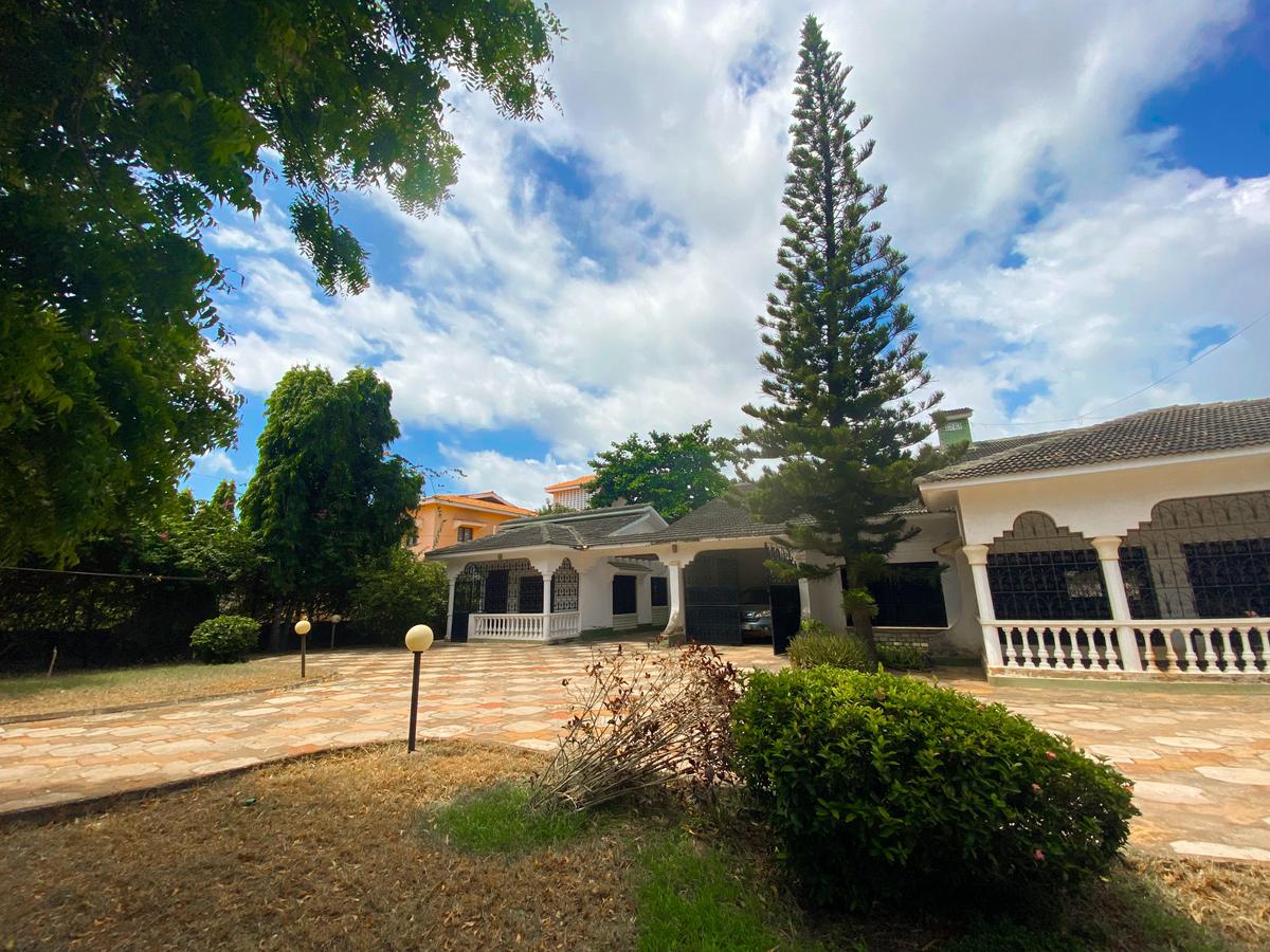 4 Bed Villa with En Suite in Nyali Area - 4