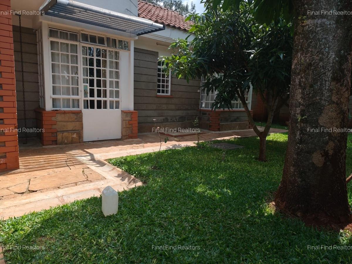 3 Bed House with En Suite in Runda - 3