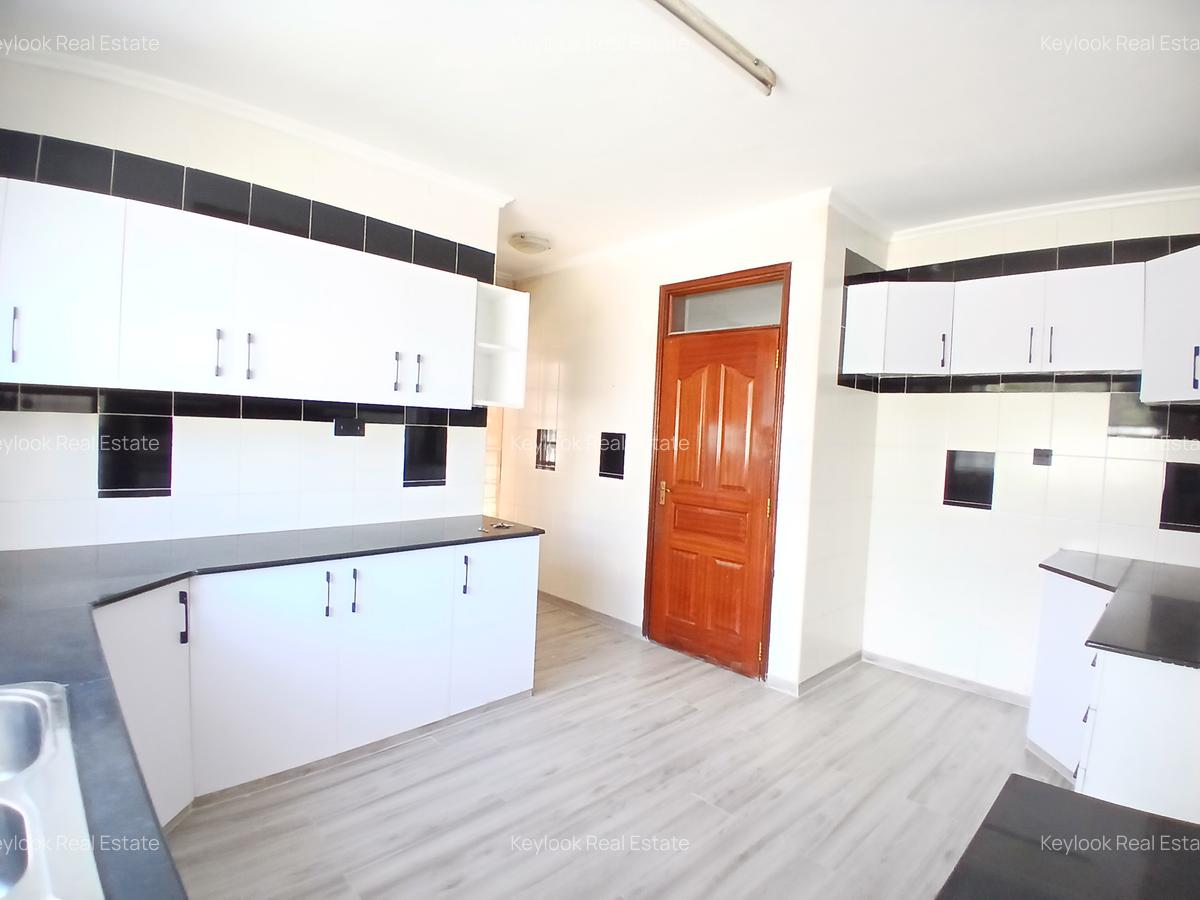 4 Bed Townhouse with En Suite at Lavington - 6