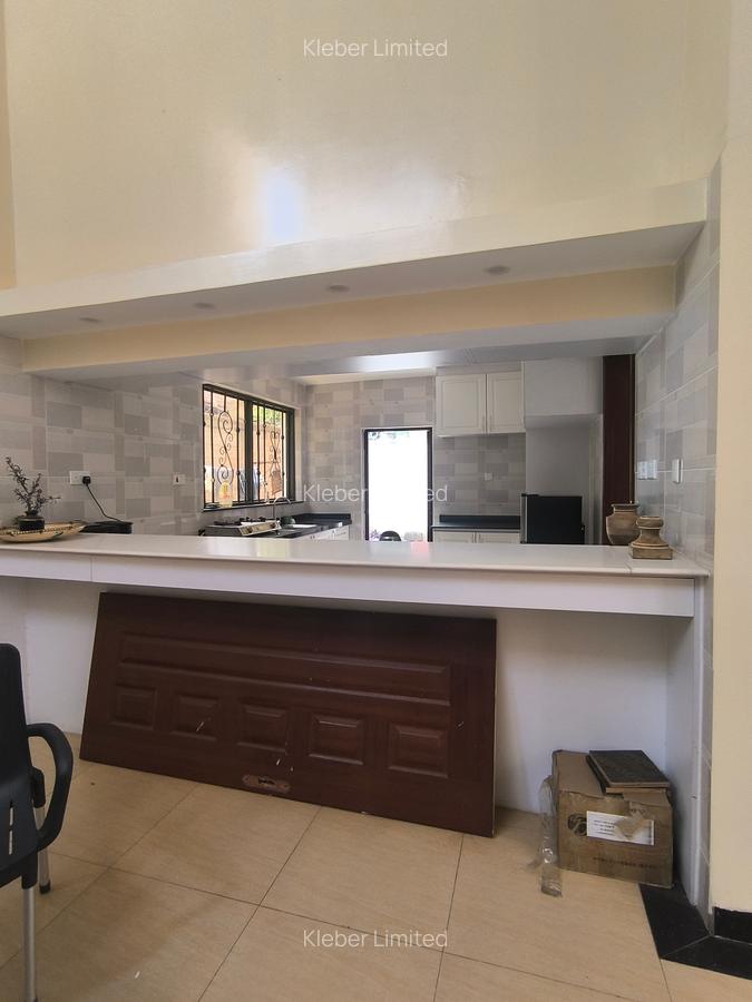 5 Bed Villa with En Suite in Lavington - 2