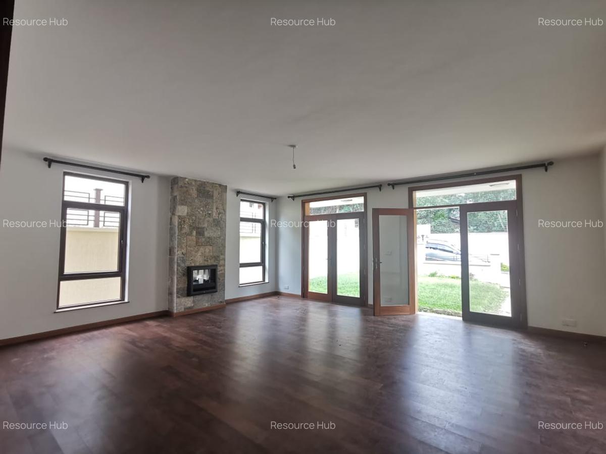 5 Bed Townhouse with En Suite at Lavington Green - 4
