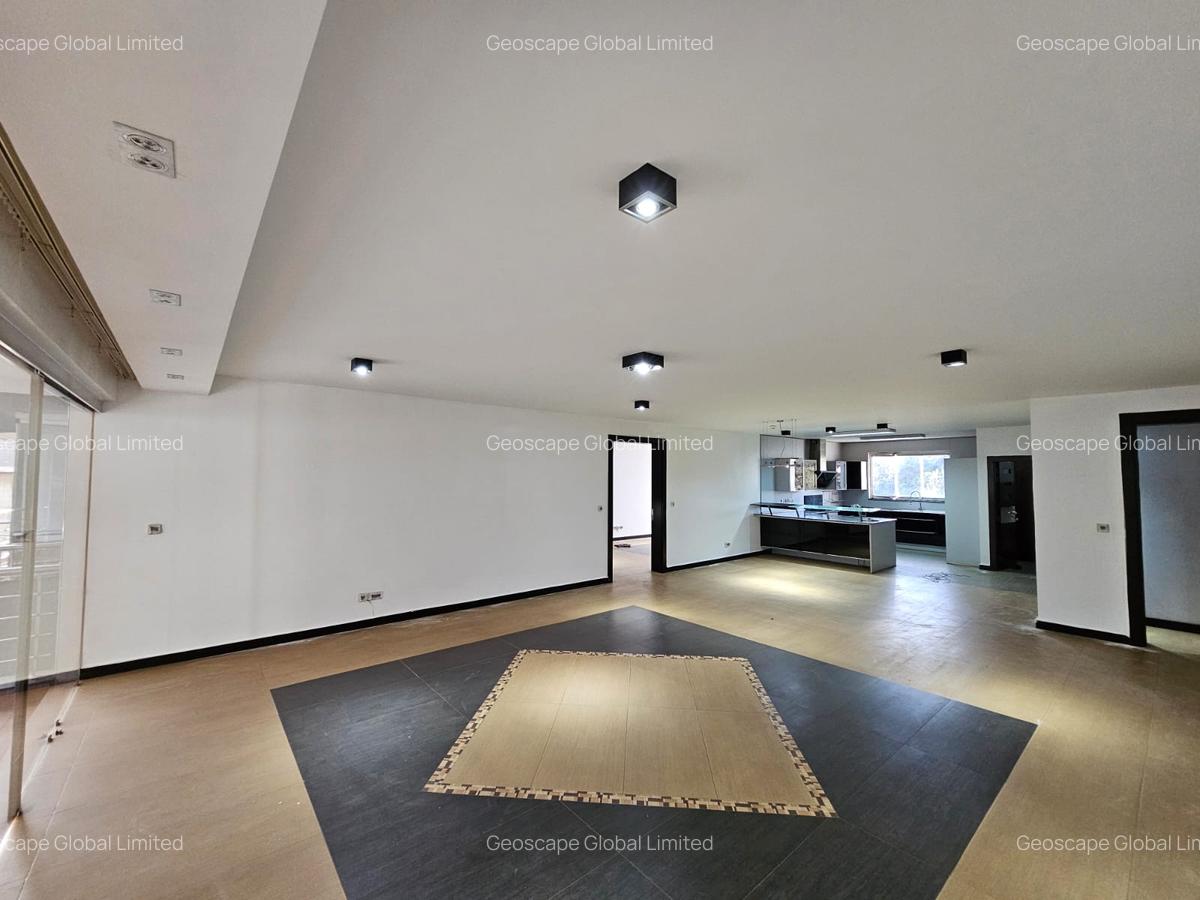 3 Bed Apartment with En Suite in Riverside - 2