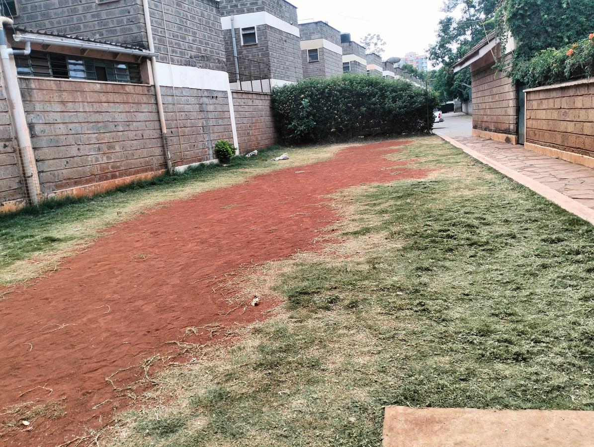 5 Bed Townhouse with En Suite in Lavington - 19