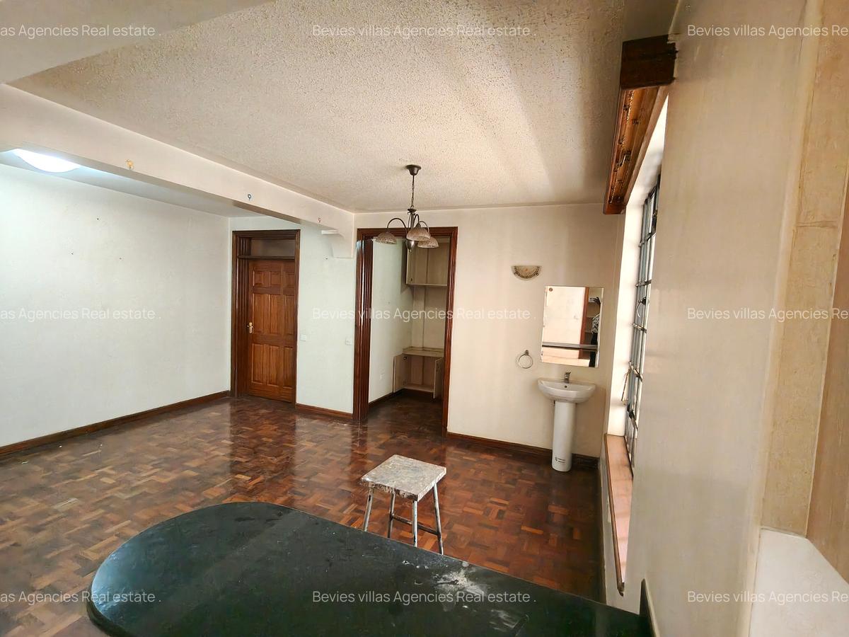 3 Bed Apartment with En Suite at Parklands - 11