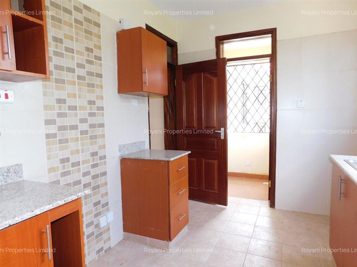 3 Bed Apartment with En Suite at Fourways Junction Kiambu Rd - 5