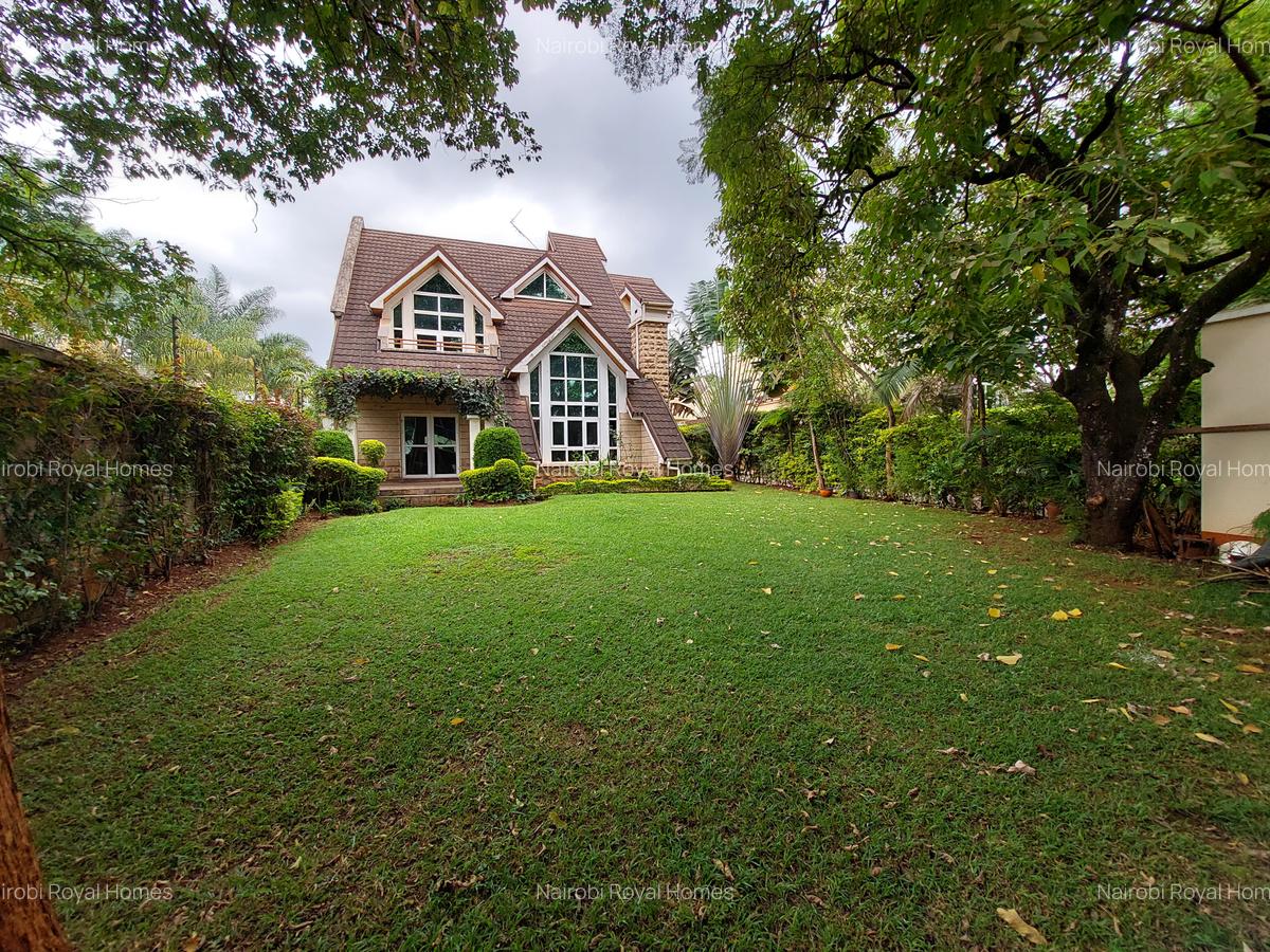 5 Bed Townhouse with En Suite at Lavington Road - 3