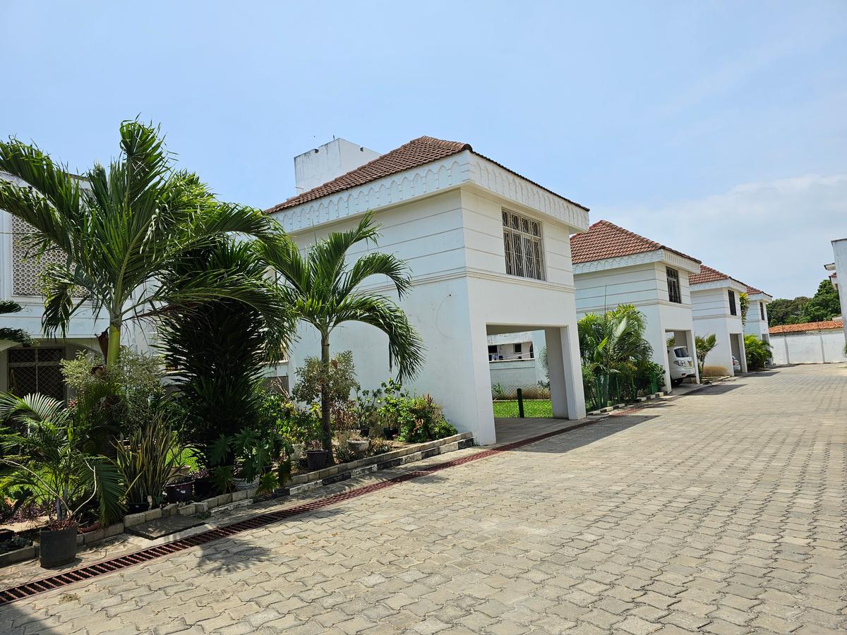 5 Bed Villa with En Suite in Nyali Area - 3