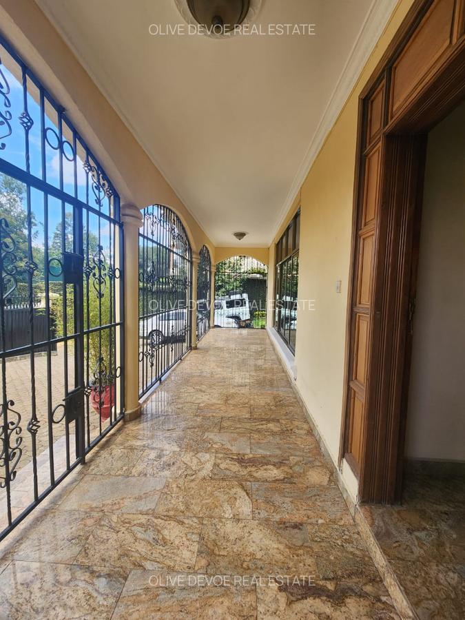 4 Bed Townhouse with En Suite in Lavington - 19