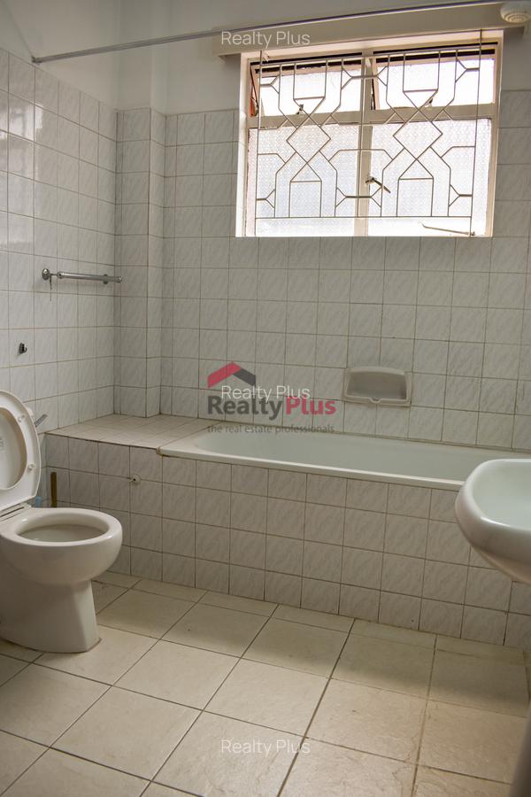 4 Bed Apartment with En Suite in Riverside - 9