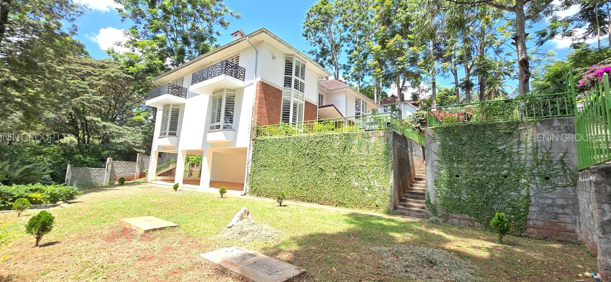 5 Bed Townhouse with En Suite at Lone Tree - 16