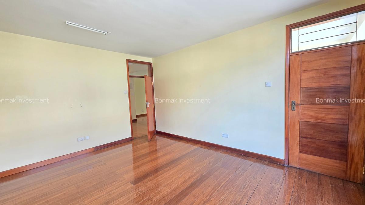 5 Bed Townhouse with En Suite at Lavington Green - 16