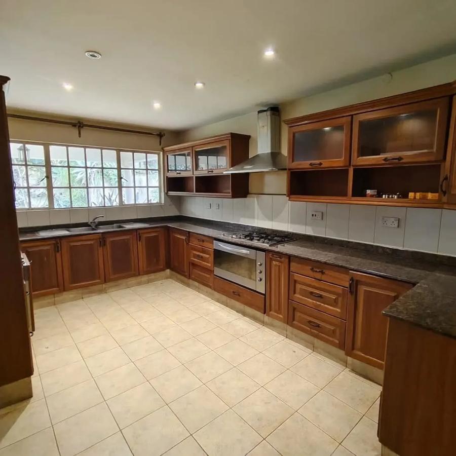 5 Bed Townhouse with En Suite at Mzima Springs - 6