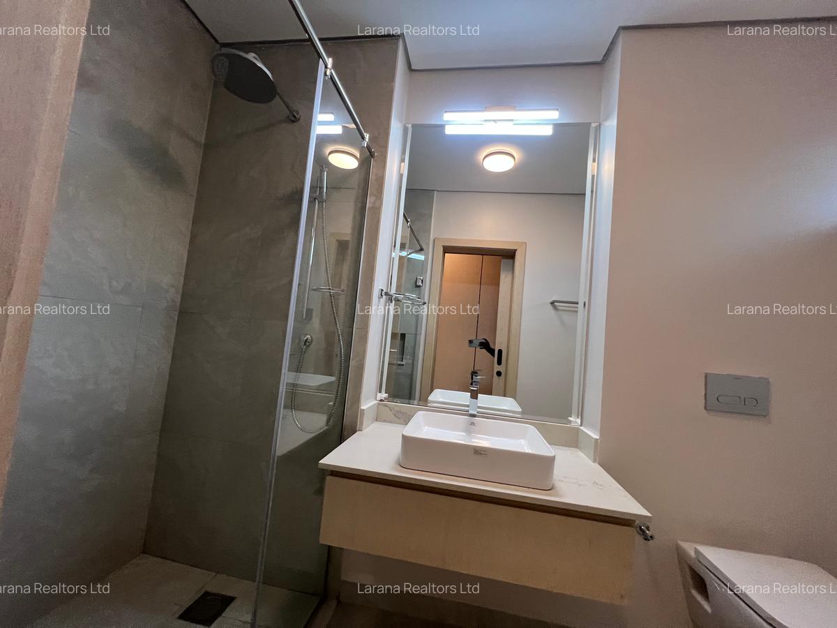 7 Bed Townhouse with En Suite at Covent Dr - 8