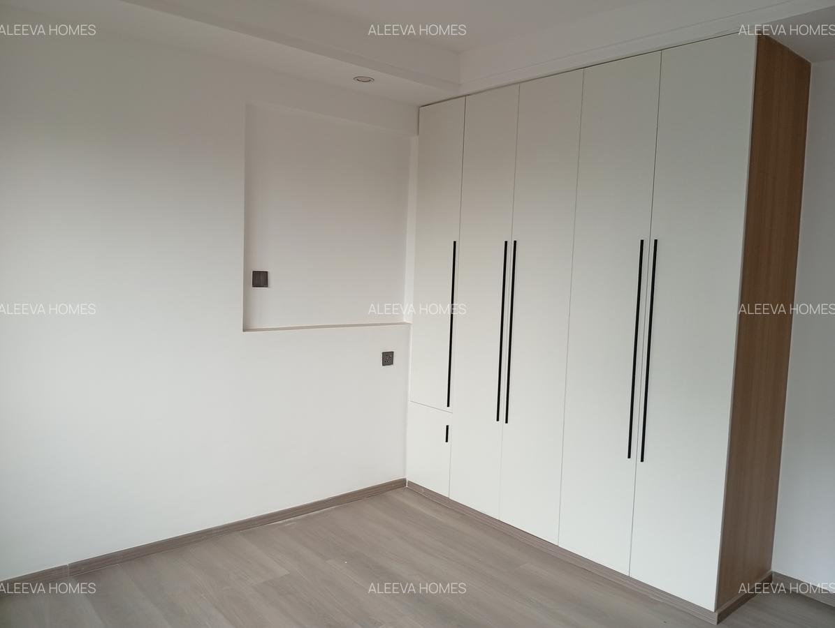 2 Bed Apartment with En Suite in Lavington - 17