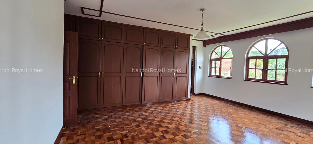 4 Bed Townhouse with En Suite at Lavington Green - 6