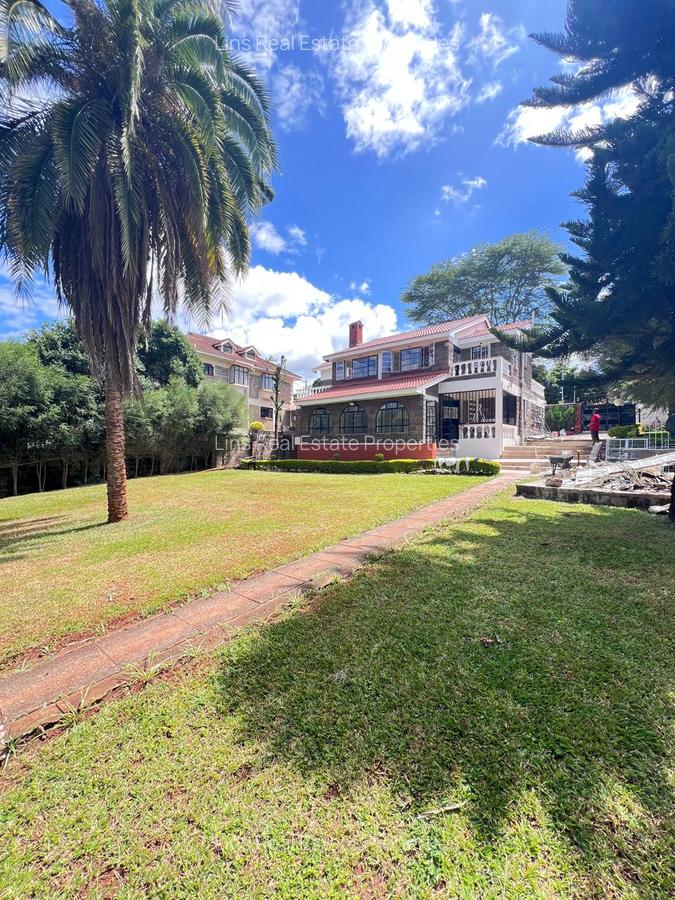 5 Bed House with En Suite in Mountain View - 1