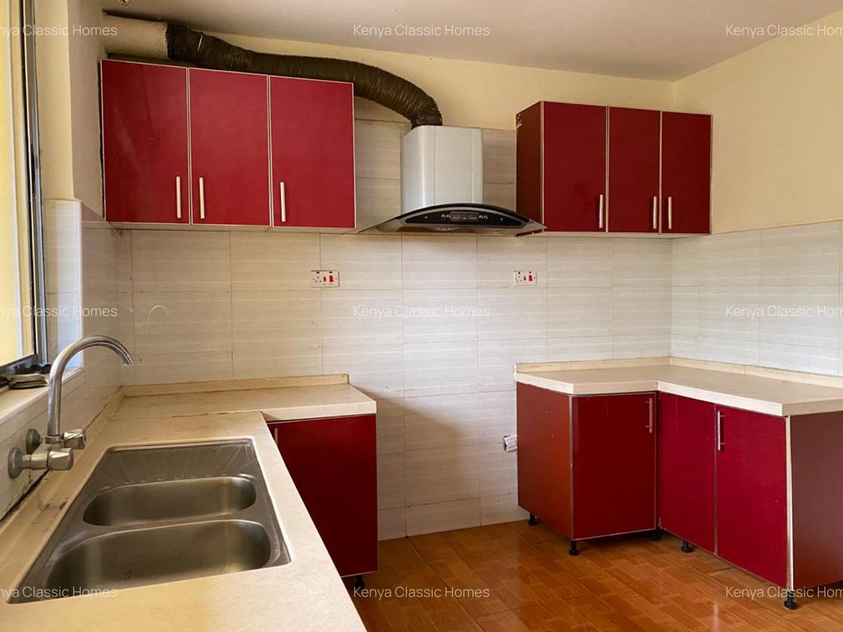 6 Bed Apartment with En Suite at Lavington - 3