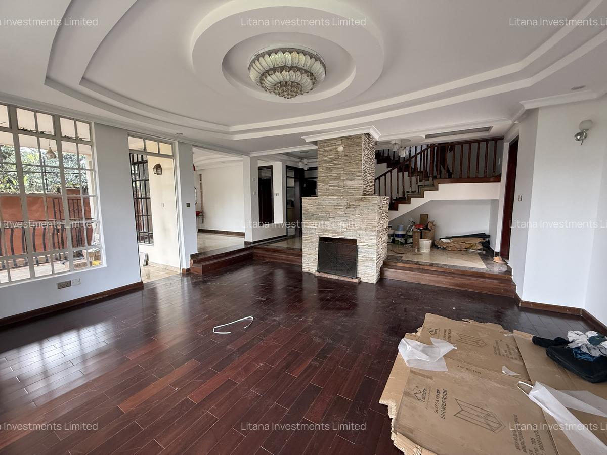 5 Bed Townhouse with En Suite in Lavington - 4