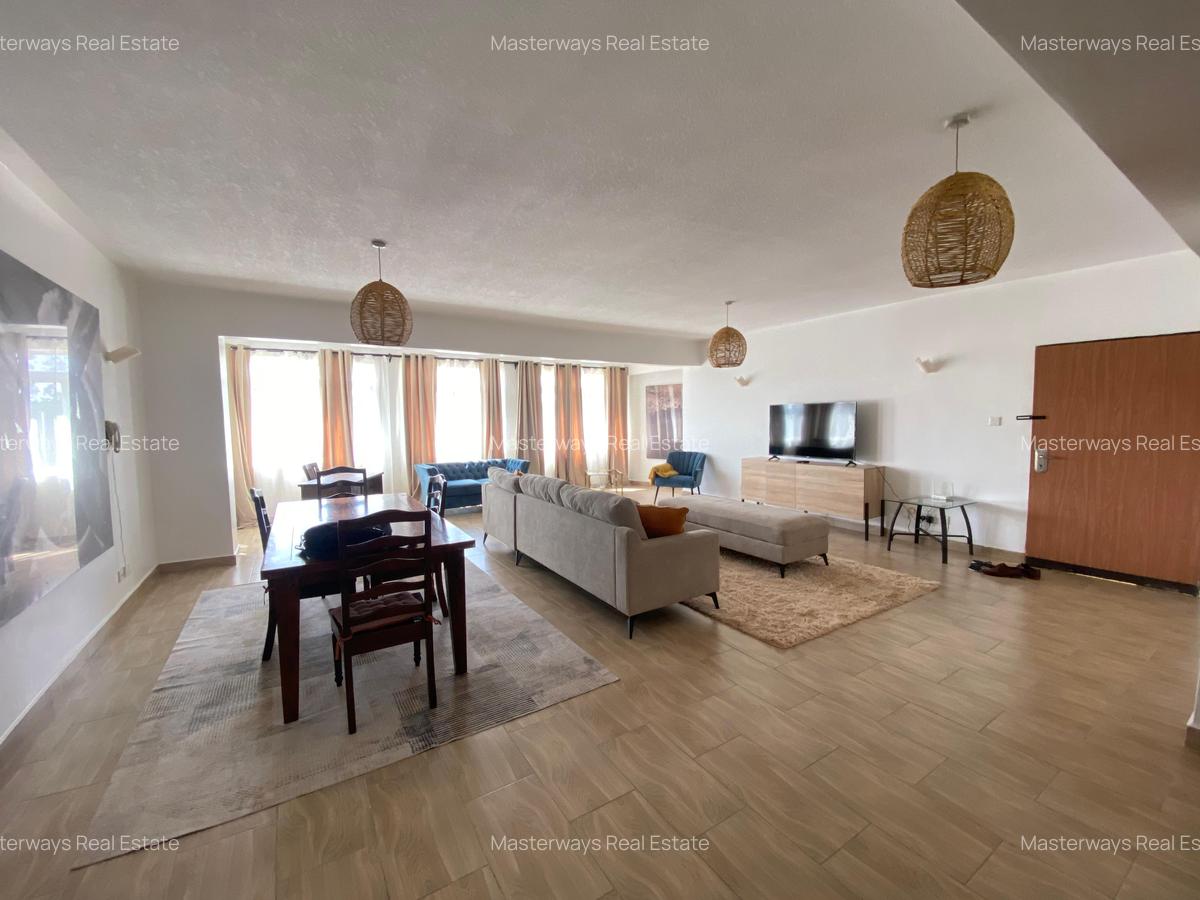 Furnished 3 Bed Apartment with En Suite in Brookside - 4