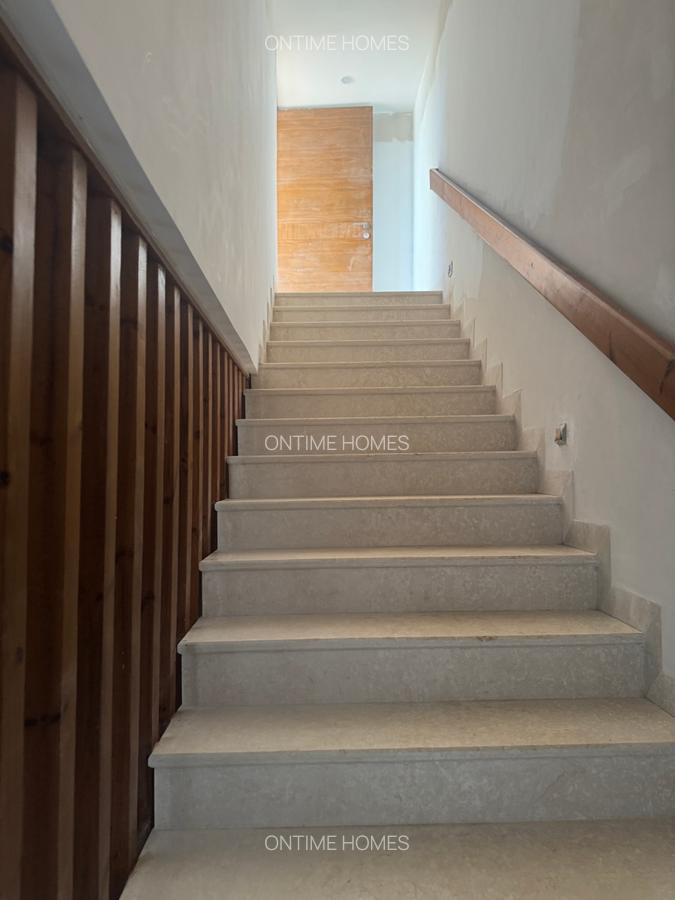 4 Bed Villa with En Suite at Westlands - 12