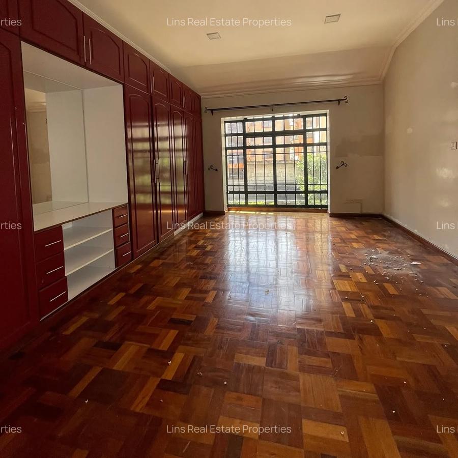 5 Bed Townhouse with En Suite in Lavington - 8