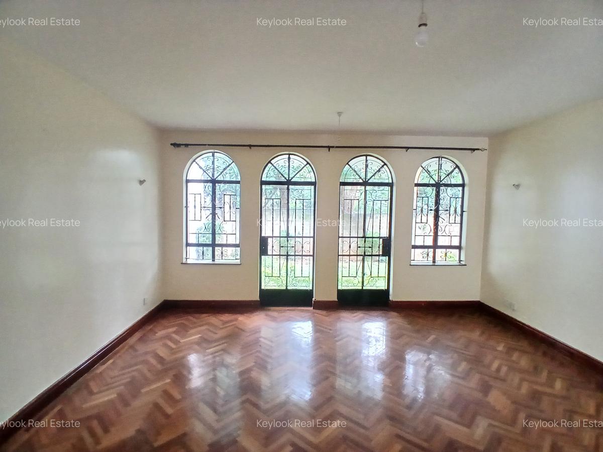 5 Bed Townhouse with En Suite at Riverside Garden - 16