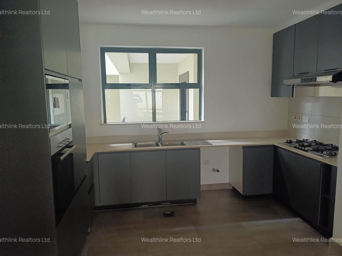 4 Bed Townhouse with En Suite at Two Rivers - 5