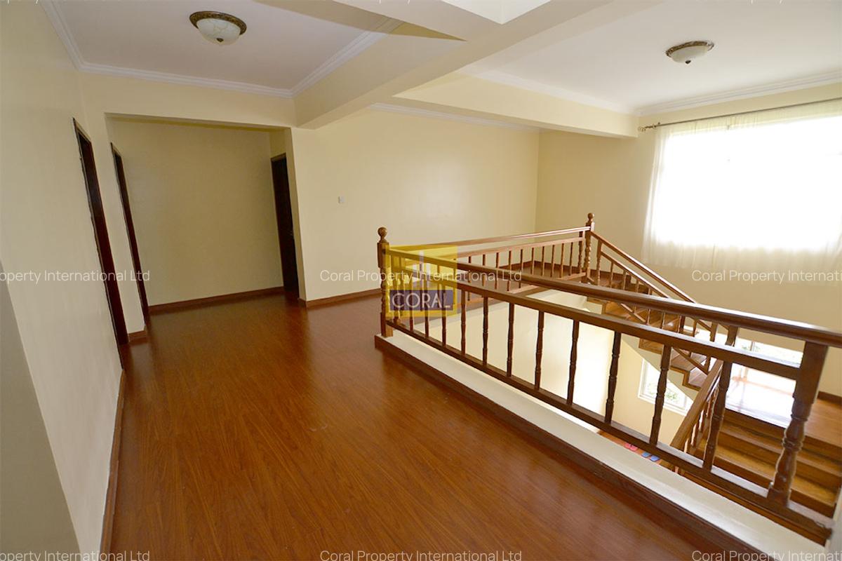 7 Bed Apartment with En Suite in Lavington - 8