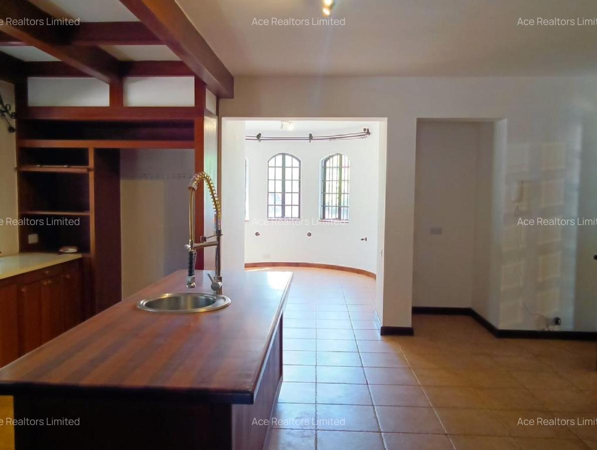 6 Bed House with En Suite at Kitisuru - 12