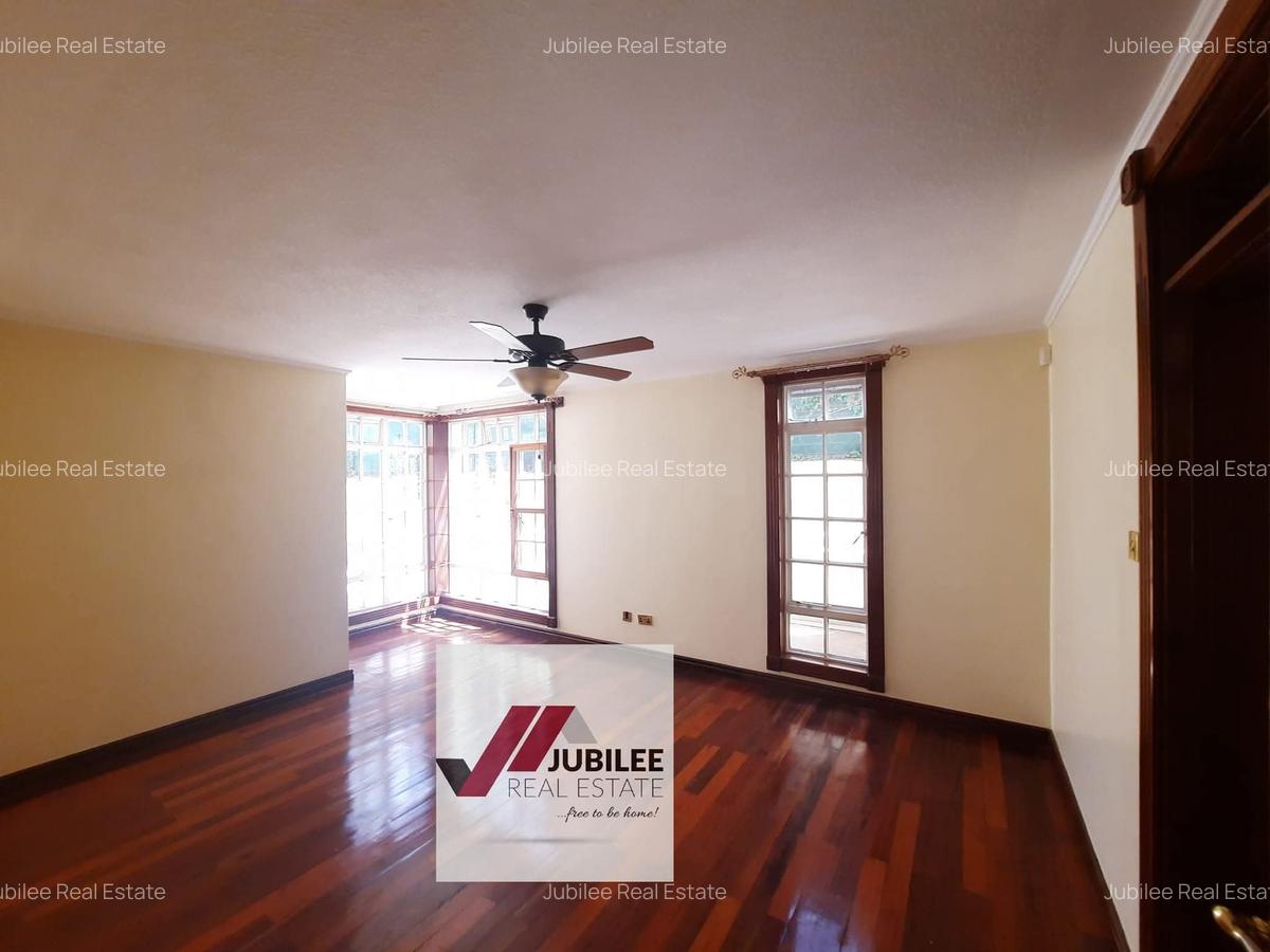 4 Bed Villa in Westlands Area - 11