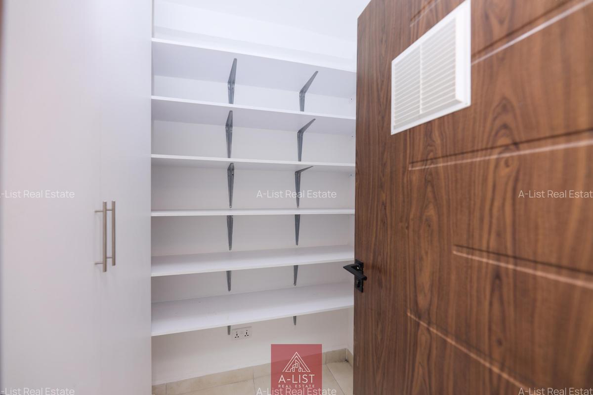 4 Bed Apartment with En Suite at 2Nd Avenue - 15