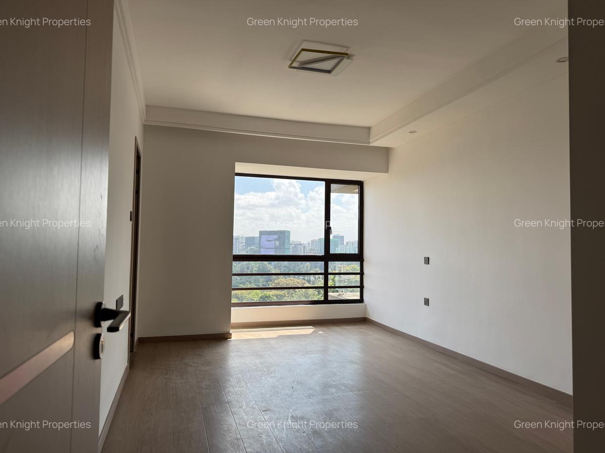 Serviced 3 Bed Apartment with En Suite in Riverside - 4